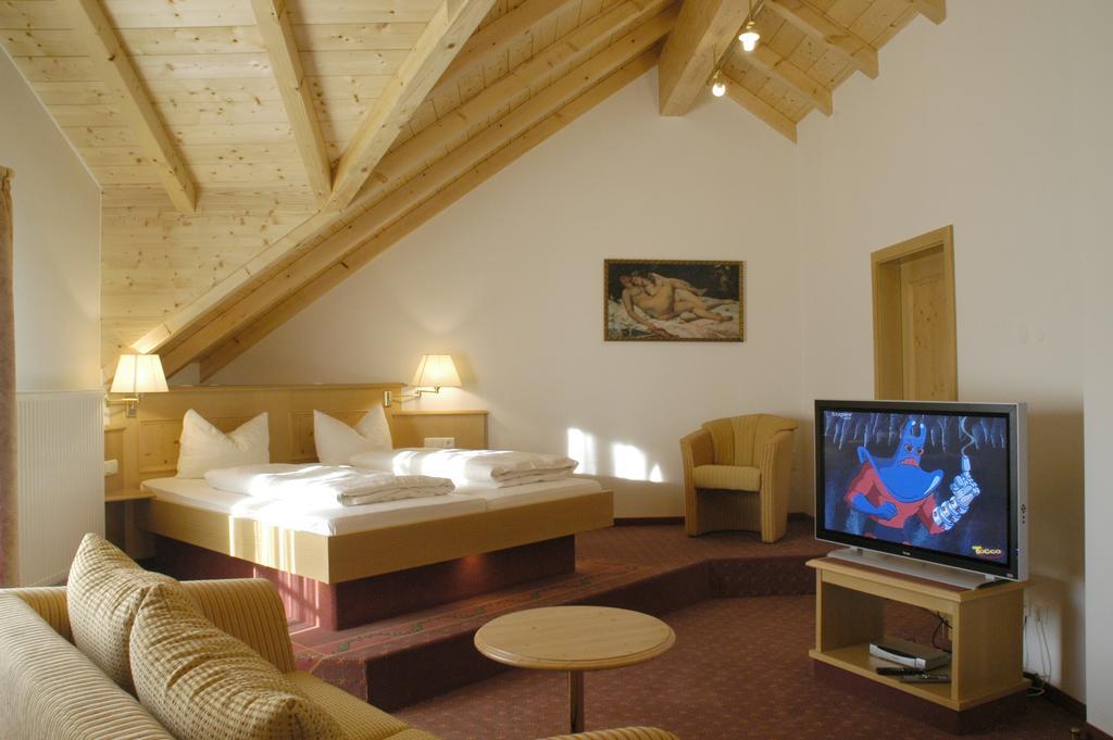 Metzgerei Gasthof Oberhauser - Hotel Zur Post Egling Exteriér fotografie